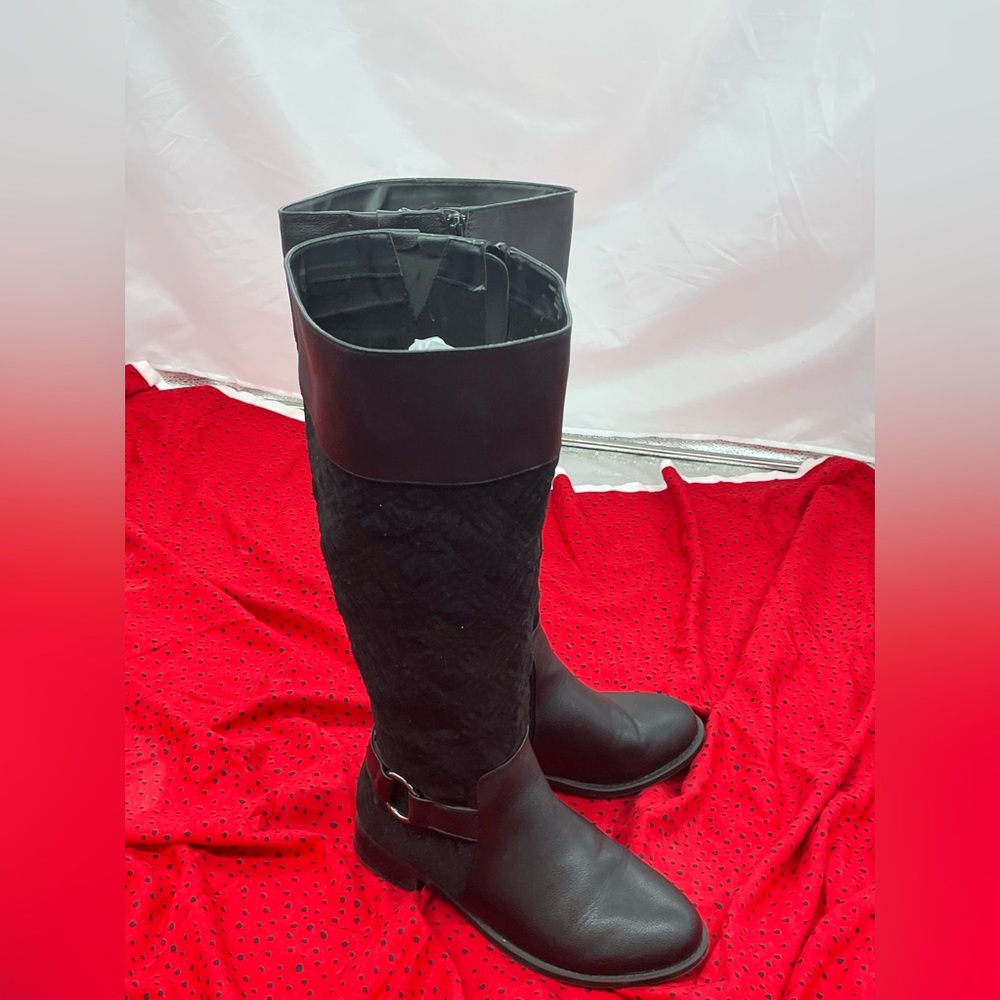 Knee-high black boots - Picture 2 of 5